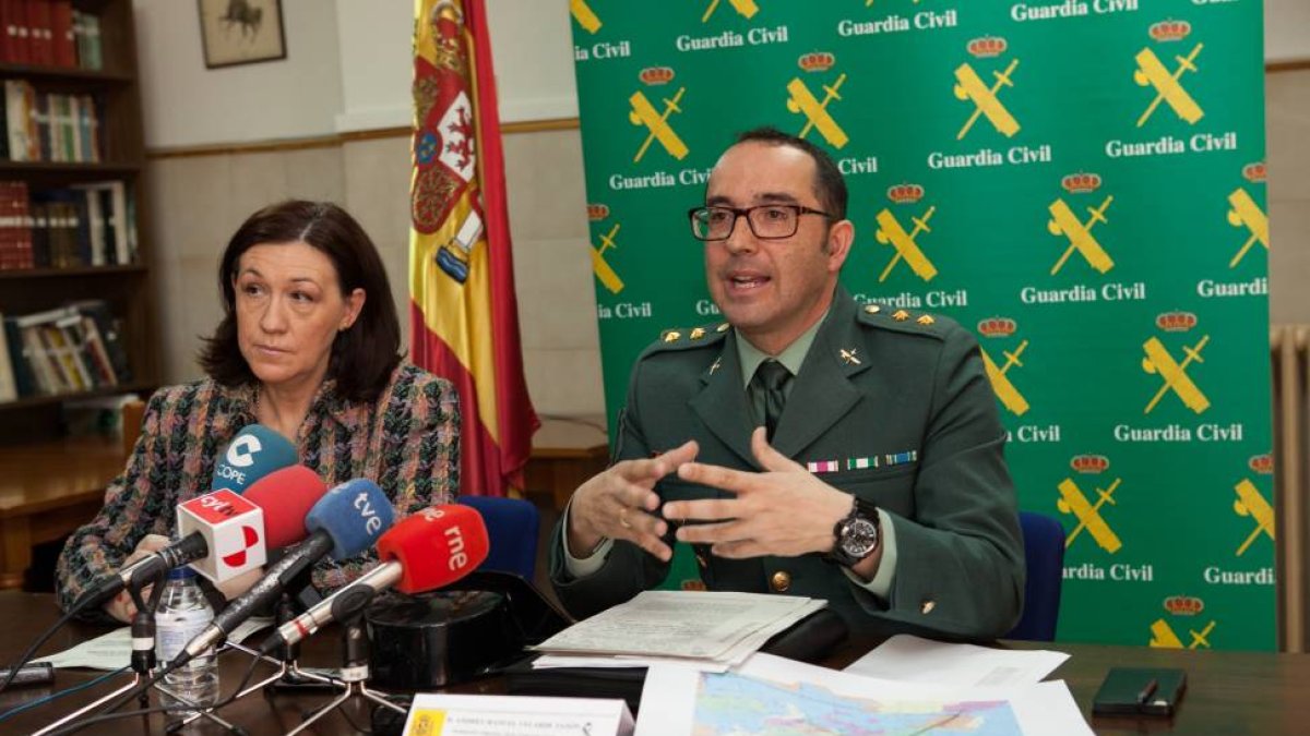 La Subdelegación del Gobierno, María José Heredia y Teniente Coronel jefe de la Comandancia, Andrés Manuel Velarde informan sobre la 'Operación Bautizos' y el 'Plan Telos'-Ical