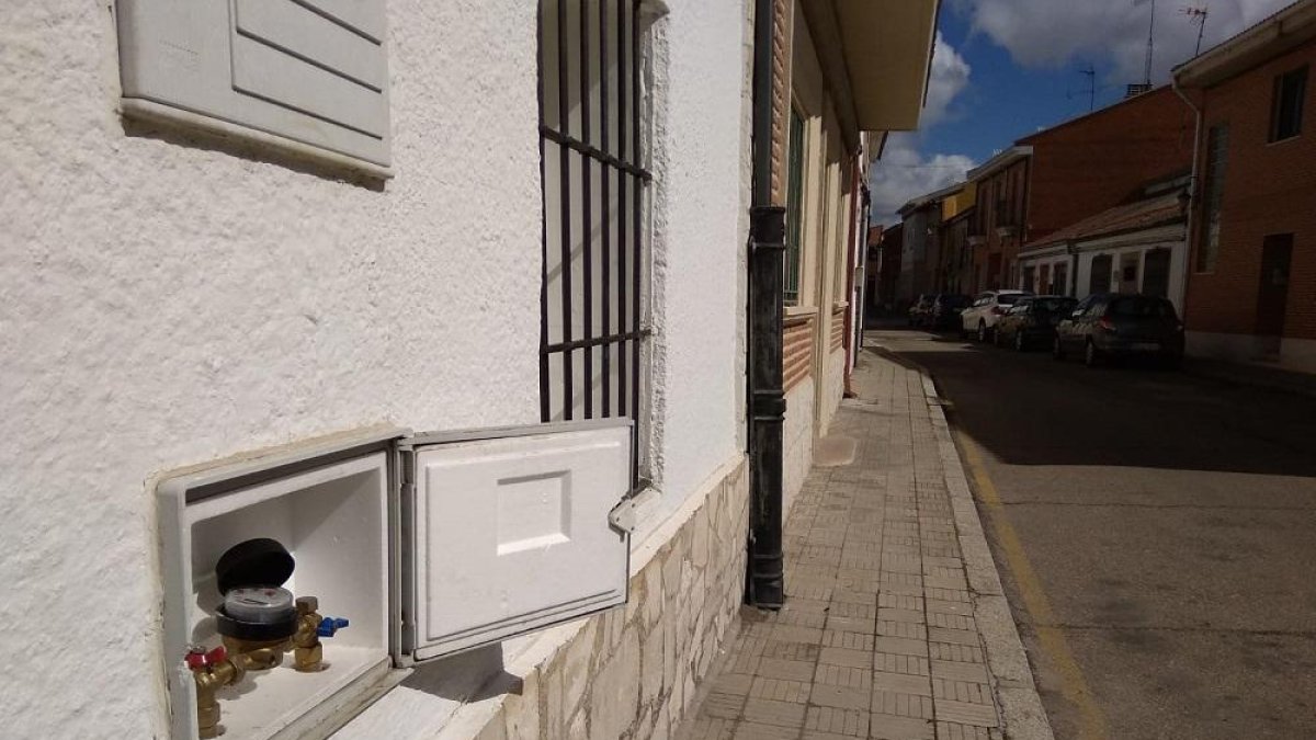 Los nuevos contadores sustituirán la lectura manual de agua las viviendas. 