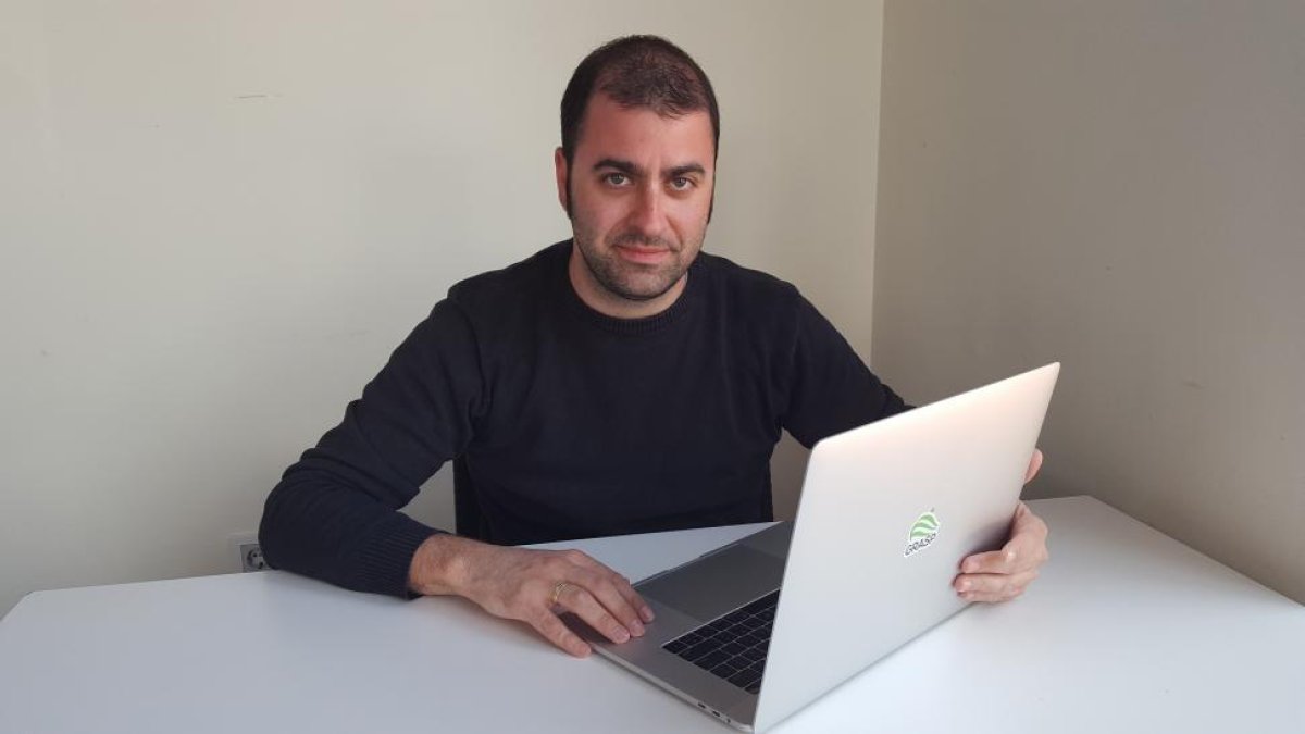 El vallisoletano David Fuertes ha montado una empresa que utiliza información de los satélites para la agricultura o el cambio climático.-EL MUNDO