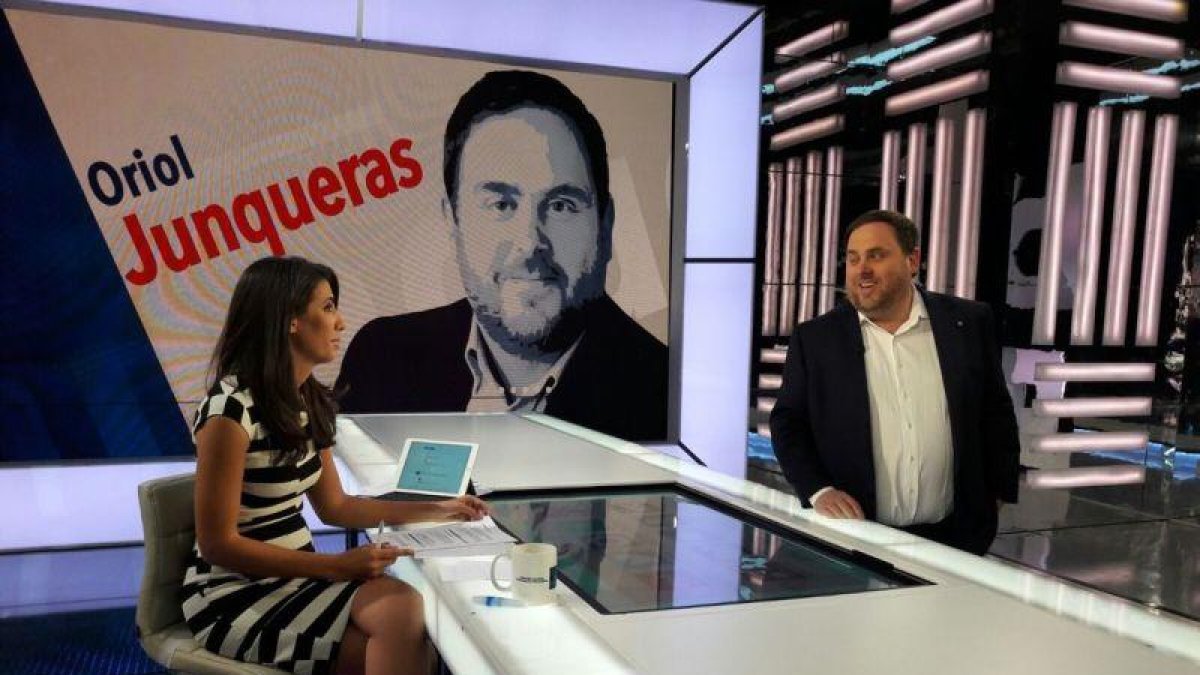 Ana Pastor entrevista a Oriol Junqueras en El Objetivo.-EL PERIÓDICO