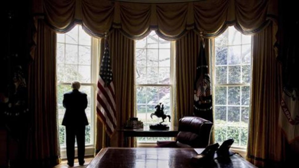 El presidente de EEUU, Donald Trump, en el Despacho Oval de la Casa Blanca.-AP / ANDREW HARNIK