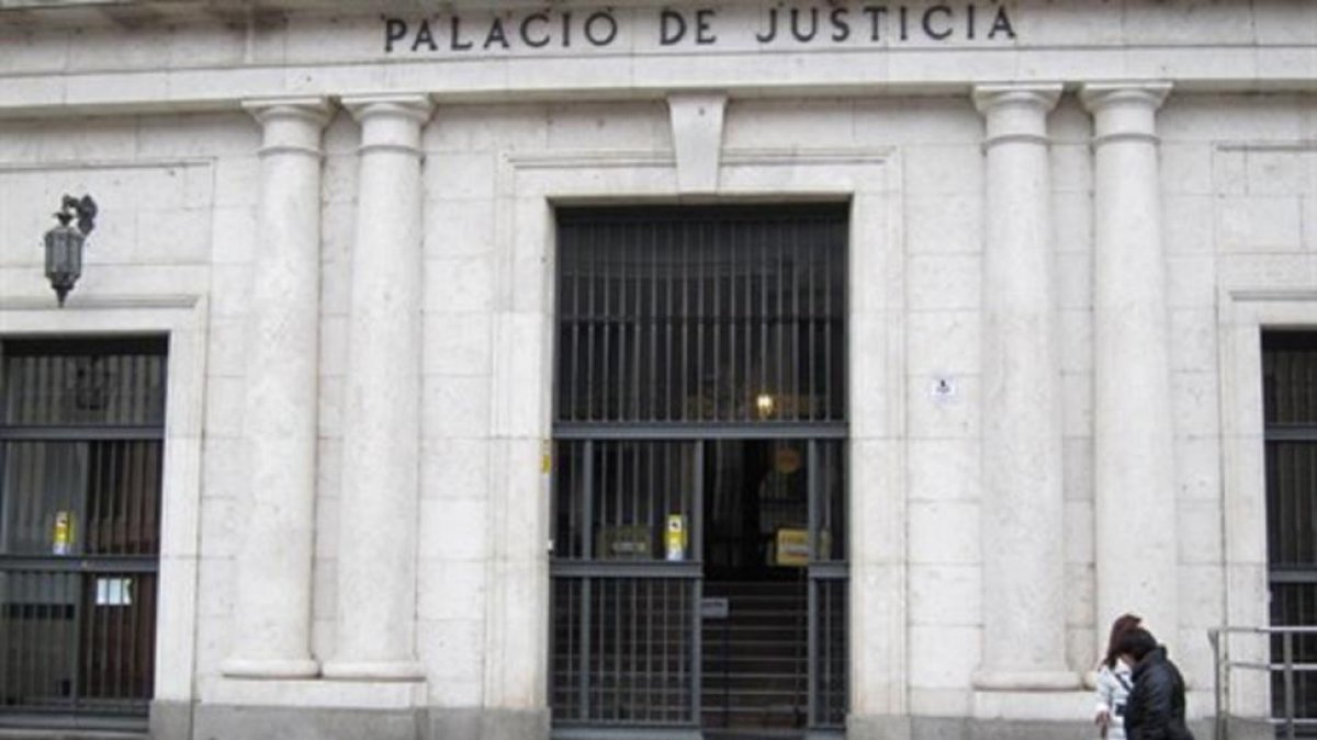 Puerta de juzgados.-EUROPA PRESS