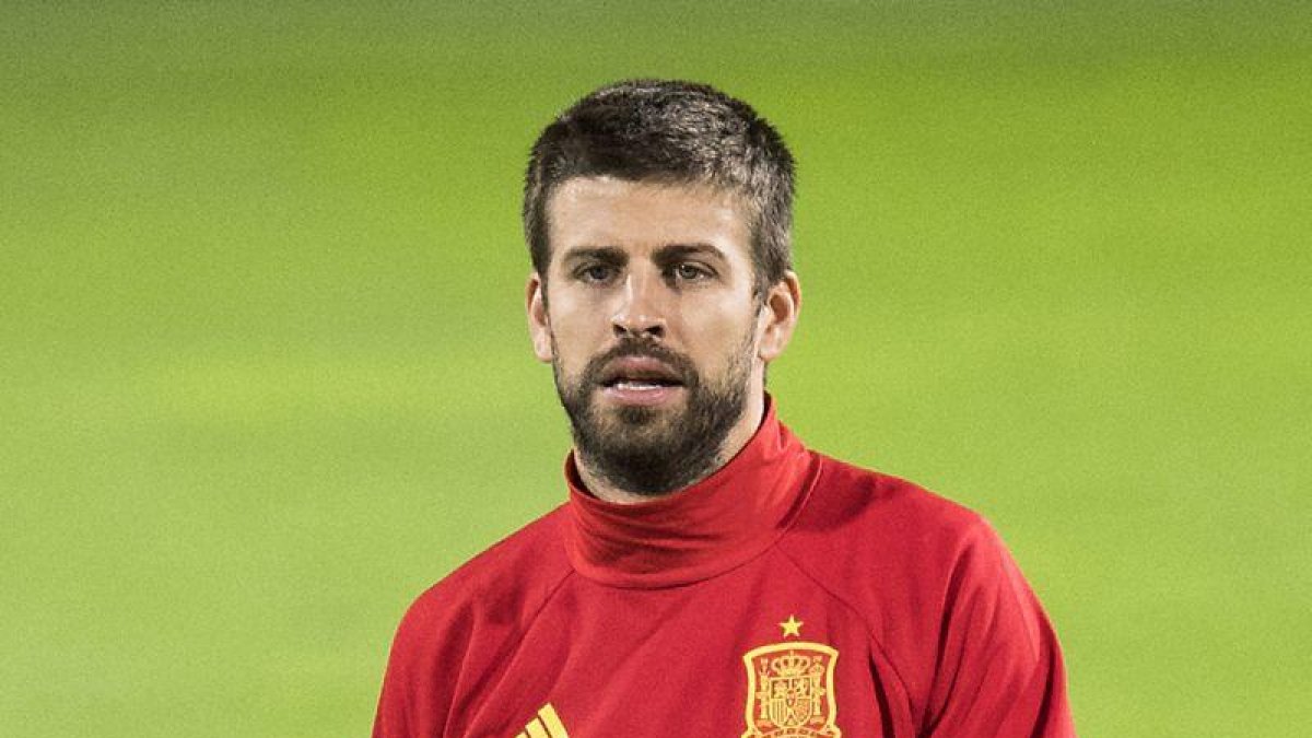 Piqué, durante una sesión de entrenamiento con la Selección española, a principios de septiembre, en Liechtenstein.-GIAN EHRENZELLER (AP)