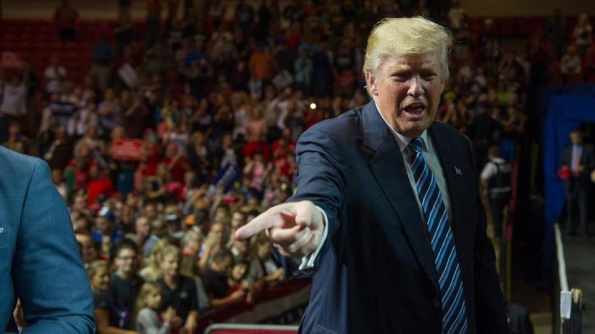 Donald Trump da un discurso en Canton (Ohio) durante su campaña presidencial, el miércoles.-AFP / JEFF SWENSEN