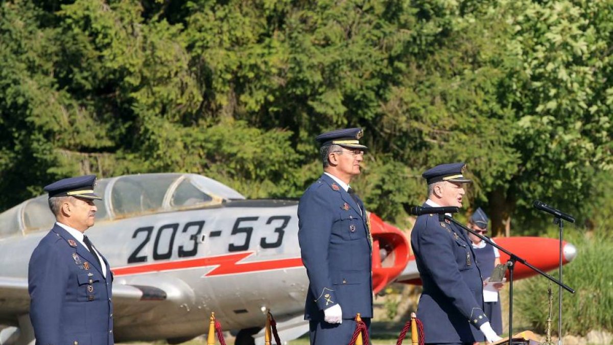 cto de la toma de posesión del jefe de la Base Aérea de Villanubla por parte del coronel Rafael Monteagudo-ICAL