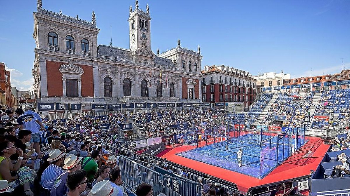 Vista panorámica de la Plaza Mayor durante la celebración de World Pádel Tour.-PABLO REQUEJO