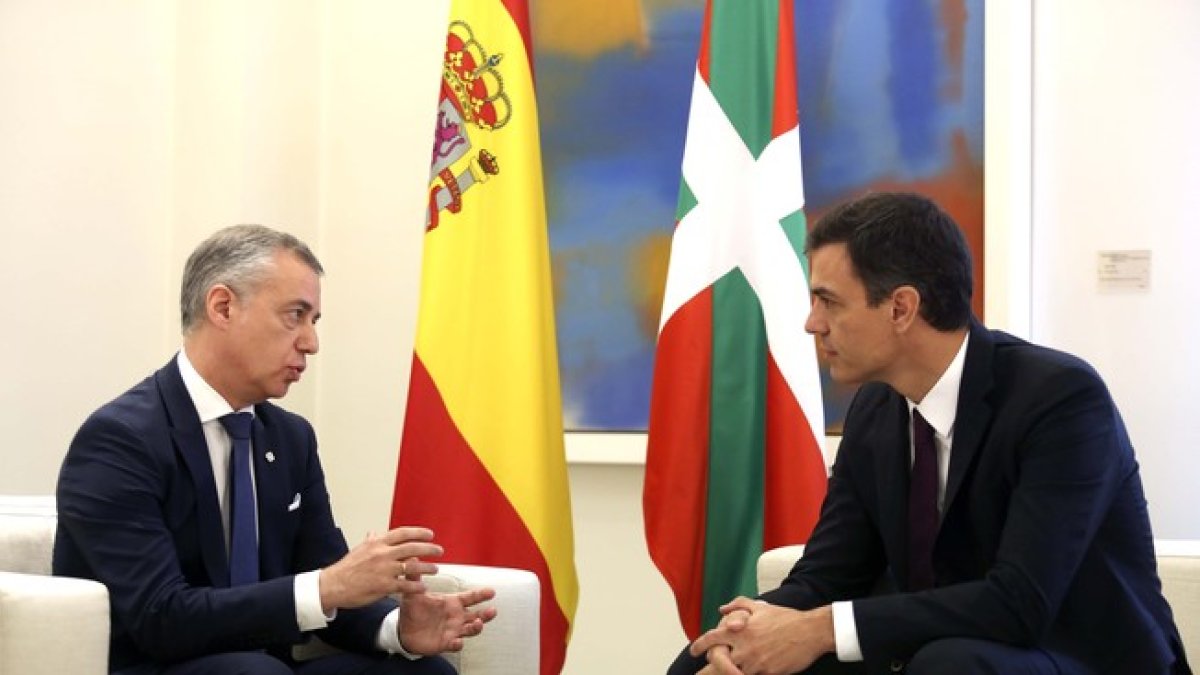 Reunión entre Pedro Sánchez e Iñigo Urkullu en la Moncloa.-DAVID CASTRO