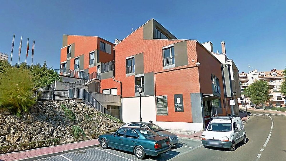 Centro Cultural ‘Azarbe’ de Zaratán, que será insonorizado para poner en marcha la Escuela de Música.-GGL SW
