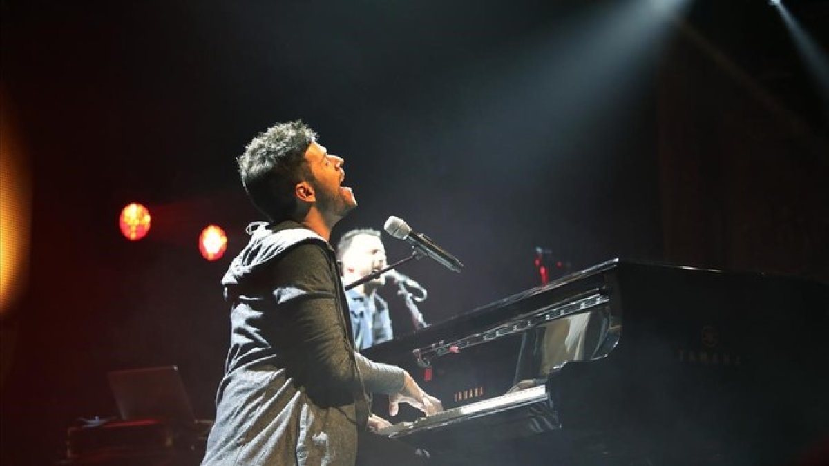 El cantante y pianista malagueño Pablo López durante una actuación.