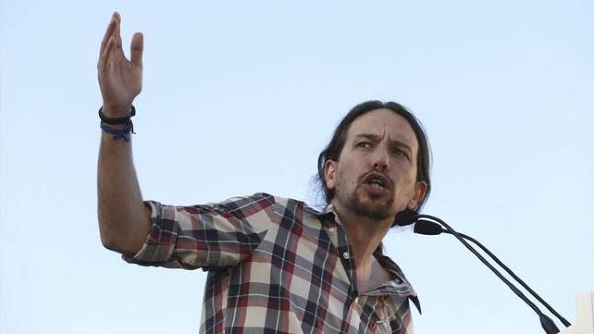 El secretario general de Podemos, Pablo Iglesias, en un mitin en Alcalá de Henares (Madrid), este viernes, 8 de mayo.-Foto: EFE / KIKO HUESCA