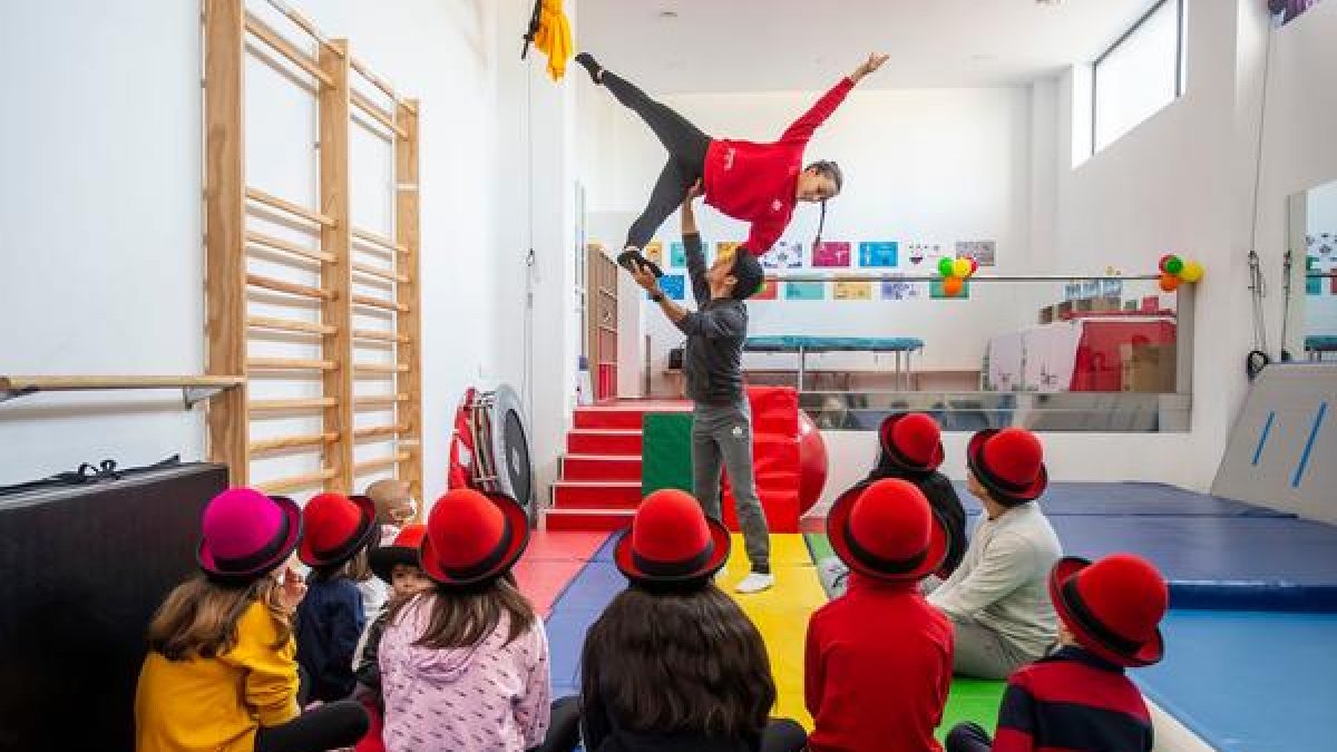 La Asociación Española Contra el Cáncer organiza la V Fiesta snusl para niños oncológicos y sus familias, con motivo del Día del Cáncer Infantil. - ICAL