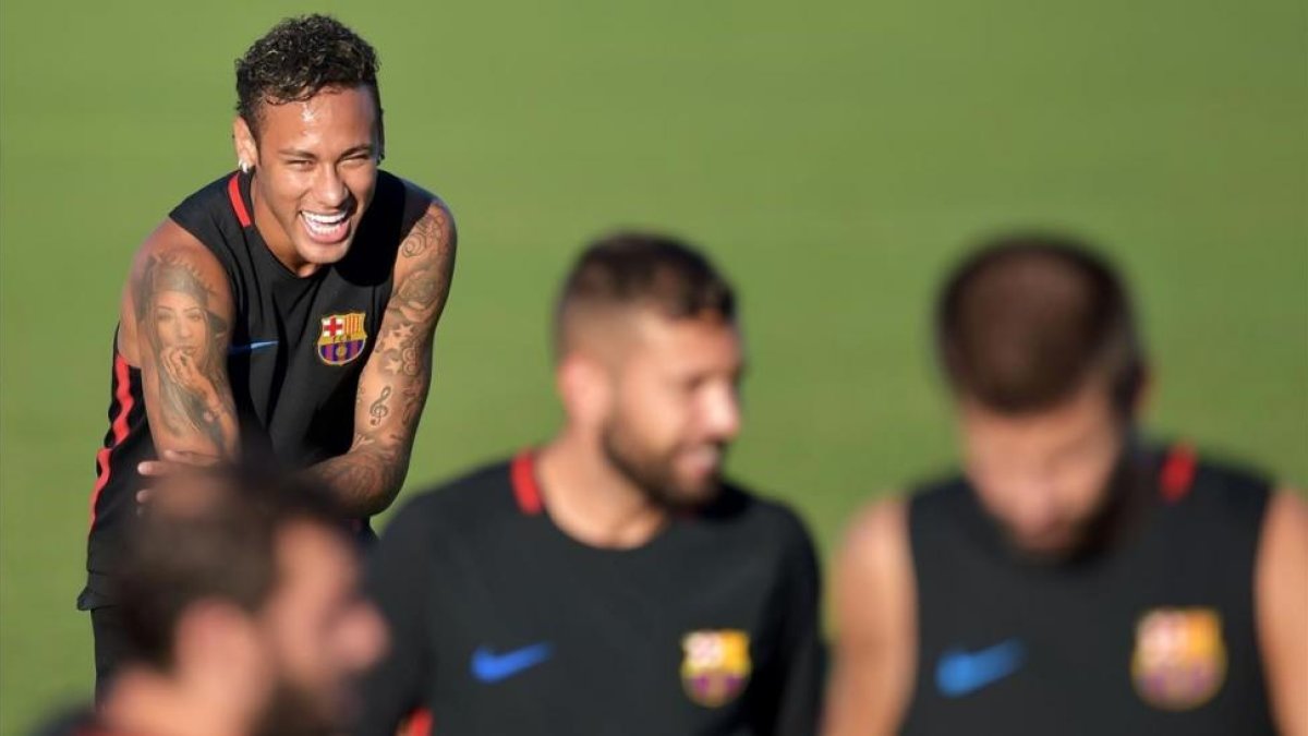 Neymar, durante el entrenamiento del Barça en Miami de este jueves.-AFP / HECTOR RETAMAL