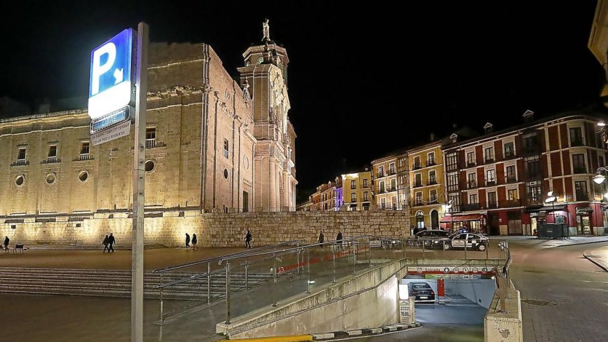 Aparcamiento de Isolux Corsán en la Plaza de Portugalete, uno de los que se negocia la venta.-J.M.LOSTAU