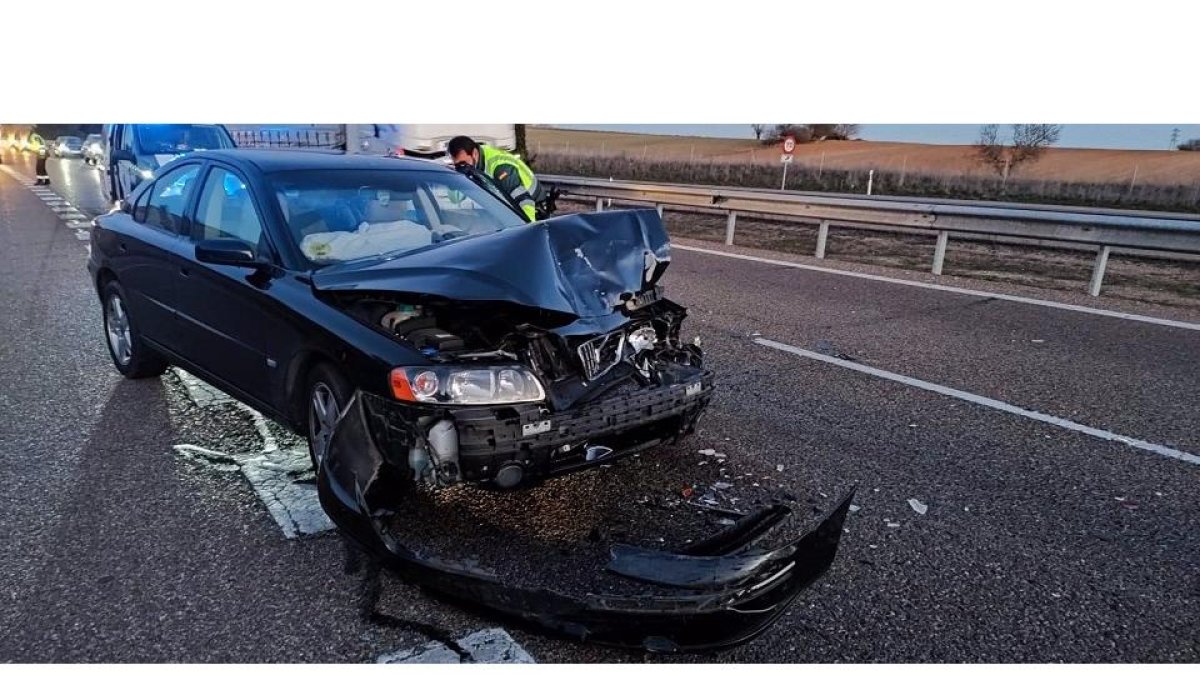 Vehículo implicado en el accidente de la A-62. -E.PRESS