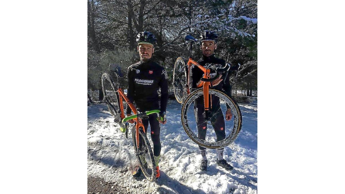 Óscar Pujol e Israel Castañeda, del equipo PoloandBike-Taymory-E.M.