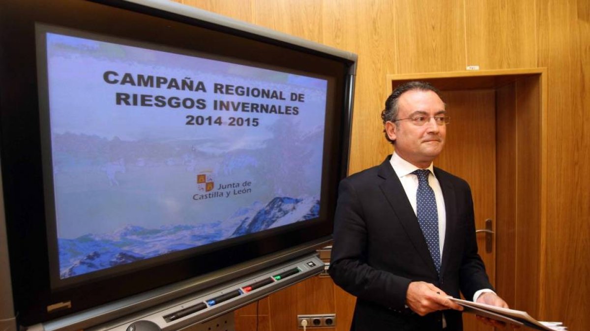 El director general de la Agencia de Protección Civil, Fernando Salguero, presenta la Campaña de Viabilidad Invernal 2014-2015-Ical