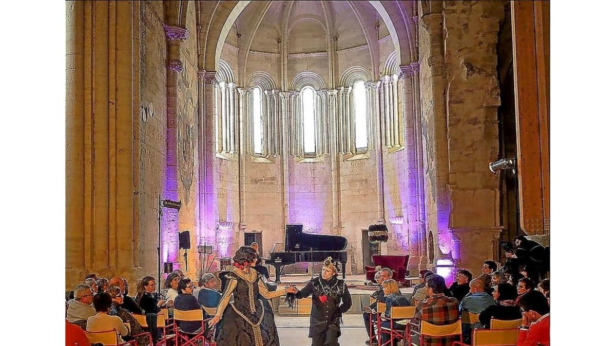 Representación de ‘Los viajes del bufón’ en el Monasterio de Palazuelos (Cabezón).-ARS DIVINA