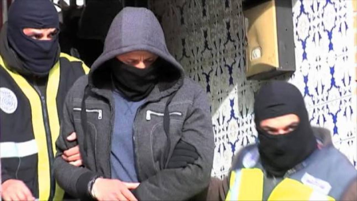 Detención de un presunto yihadista.-Foto: MEDIASET
