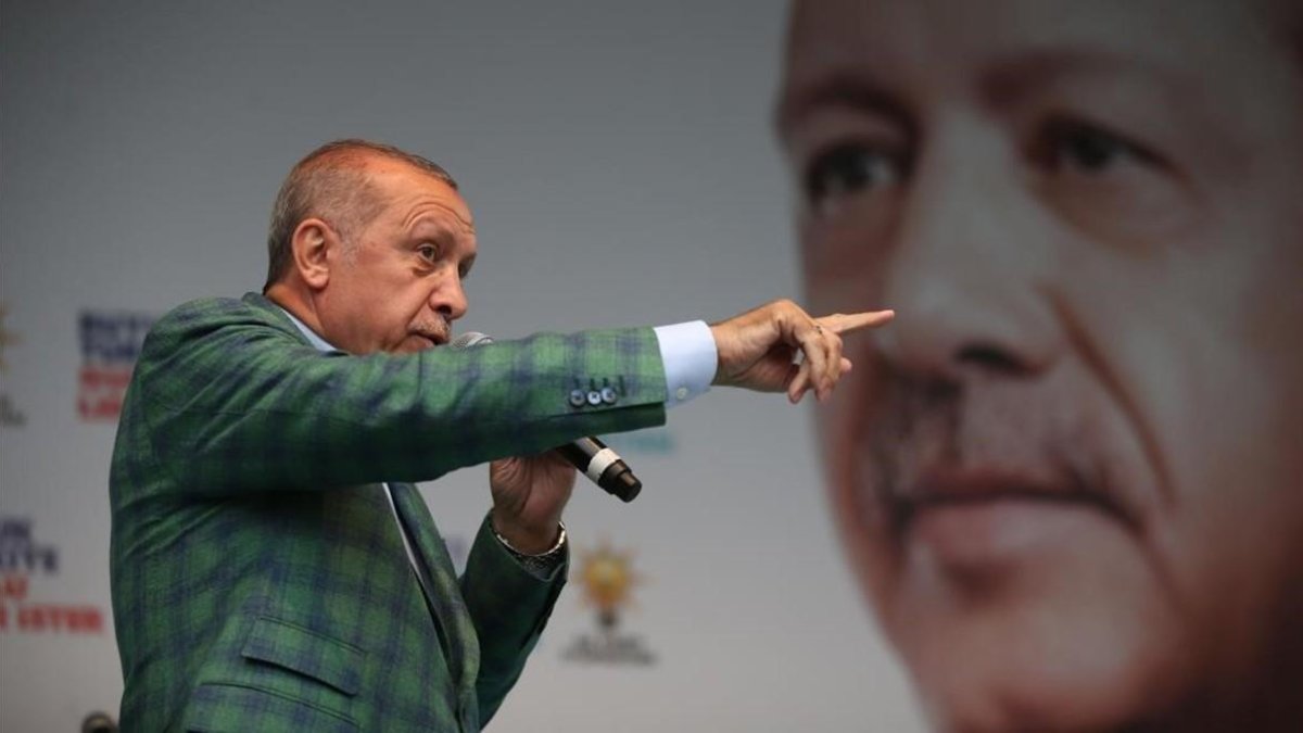 El presidente turco, Recep Tayyip Erdogan, durante un mitin en Estambul.-ERDHEM SAHIN