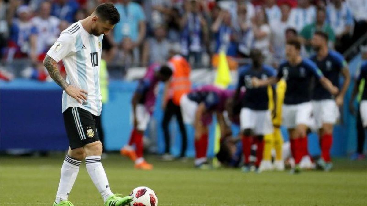 Messi, tras caer eliminado ante Francia en el Mundial de Rusia.-EFE / YURI KOCHETKOV