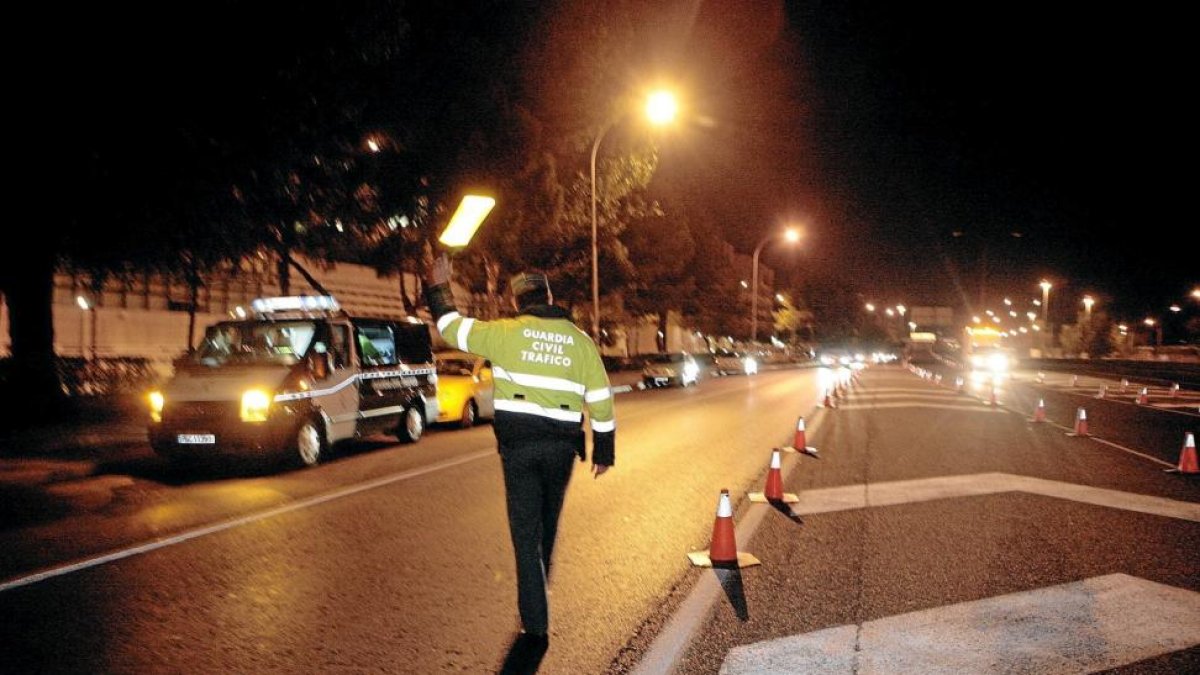 Control realizado por la Guardia Civil.-ÓSCAR MONZÓN