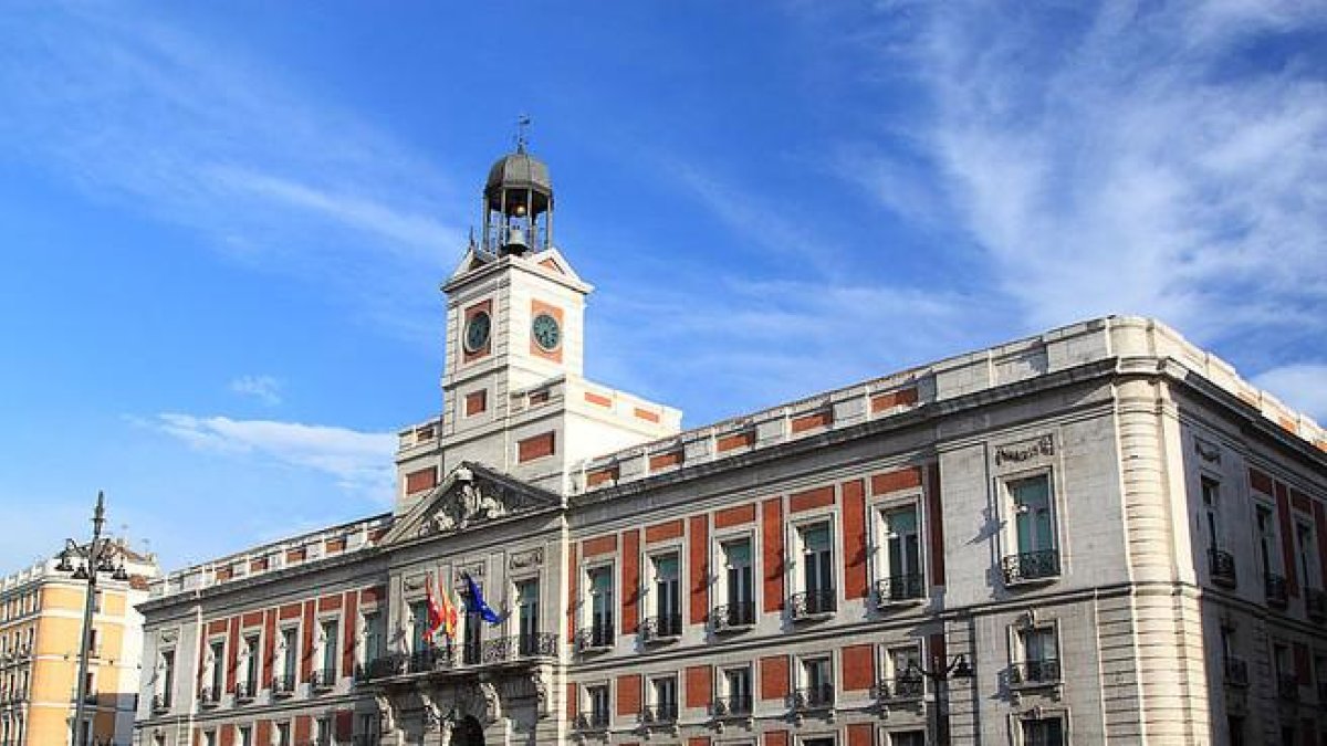 La Real Casa de Correos, en la Puerta del Sol de Madrid.-WIKIMEDIA