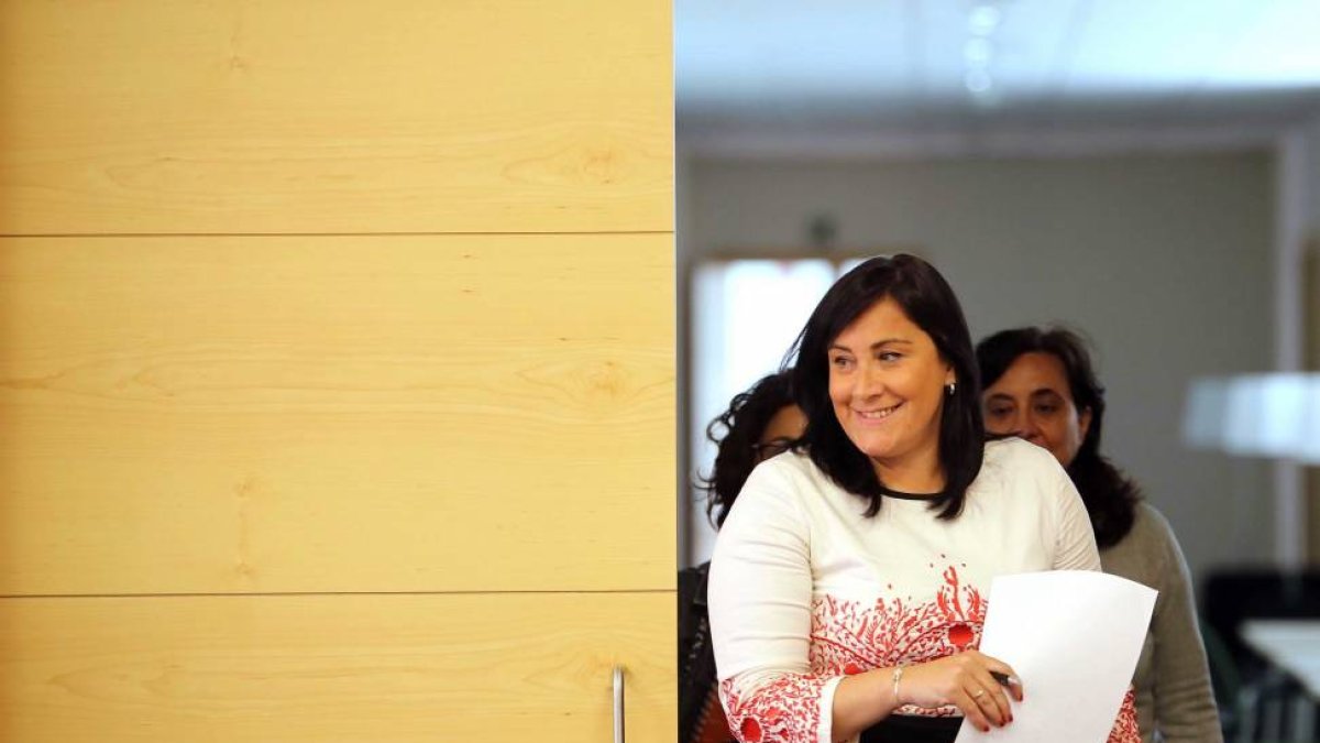 La secretaria de Organización del PSCyL y vicepresidenta segunda de las Cortes, Ana Sánchez, analiza asuntos de actualidad política.-ICAL