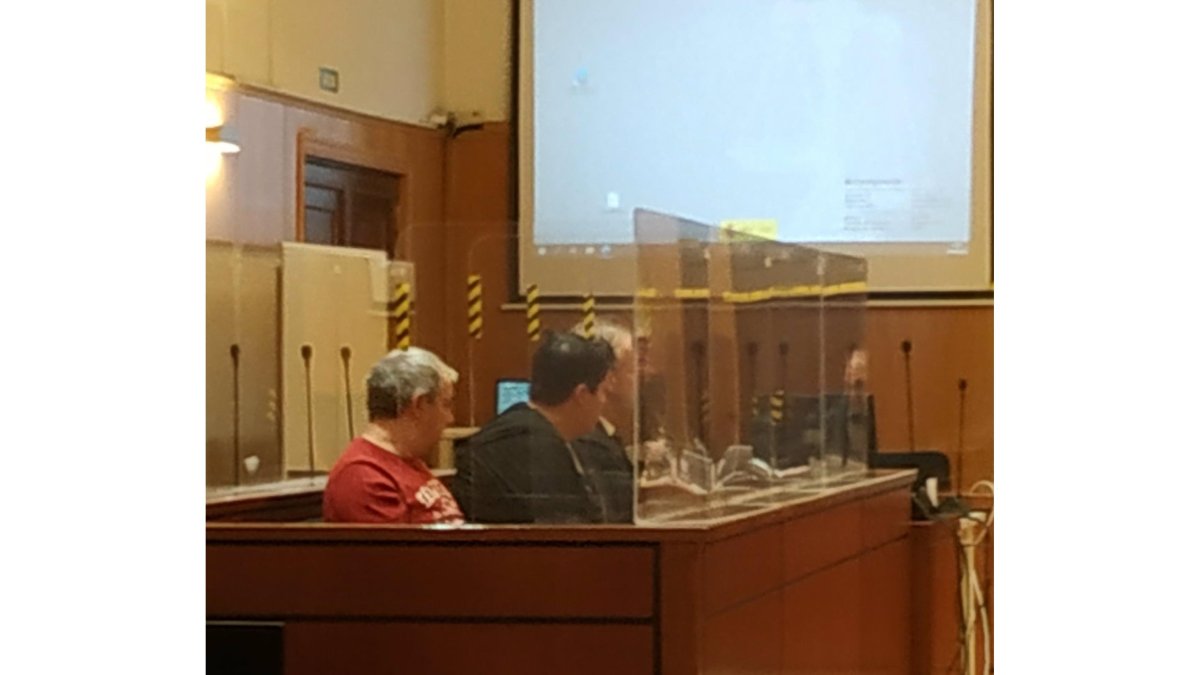 El matrimonio condenado, durante la vista de conformidad en la Audiencia de Valladolid. - E. PRESS