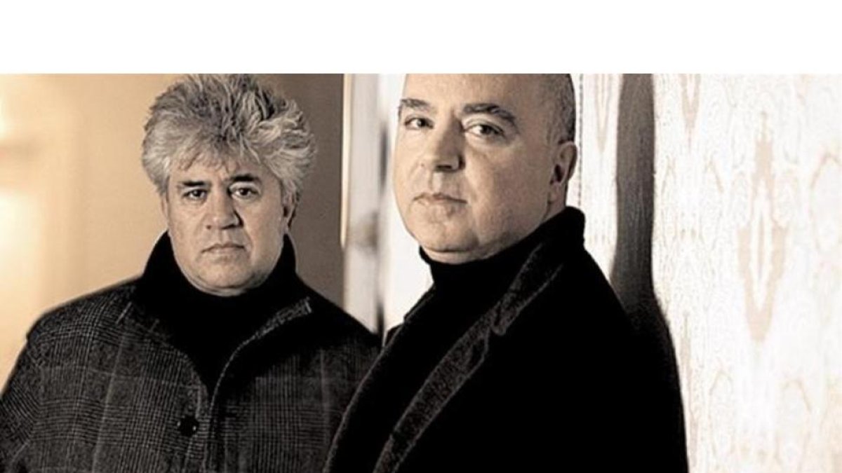 Pedro y Agustín Almodóvar, en el 2006.-