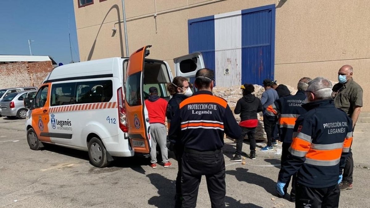 Recogida de patatas Meléndez en la Comunidad de Madrid destinada a comedores sociales, parroquias y centros de acogida. / LA POSADA