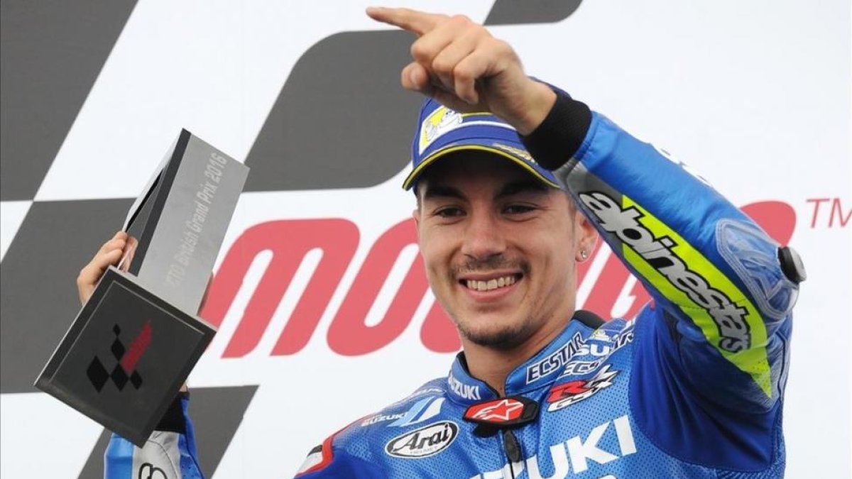 Viñales celebra la victoria en Silverstone.-AP / RUI VIEIRA