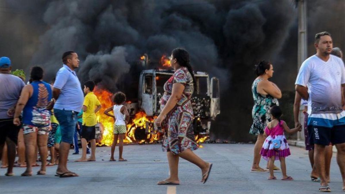 Imagen de los disturbios en Fortaleza.-AFP / ALEX GOMES O POVO