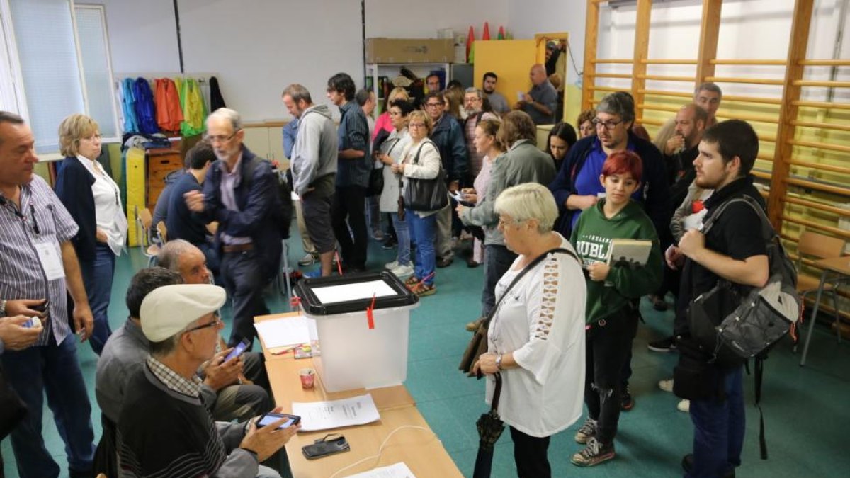 El interior de un colegio electoral en Badalona el 1-O-ACN