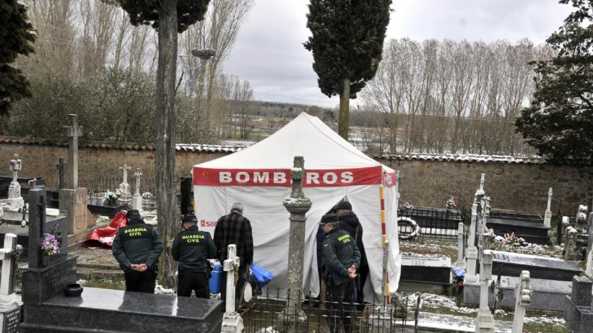 xhumación del cuerpo de Leoncio González de Gregorio el 23 de marzo en Quintana Redonda-VALENTÍN GUISANDE