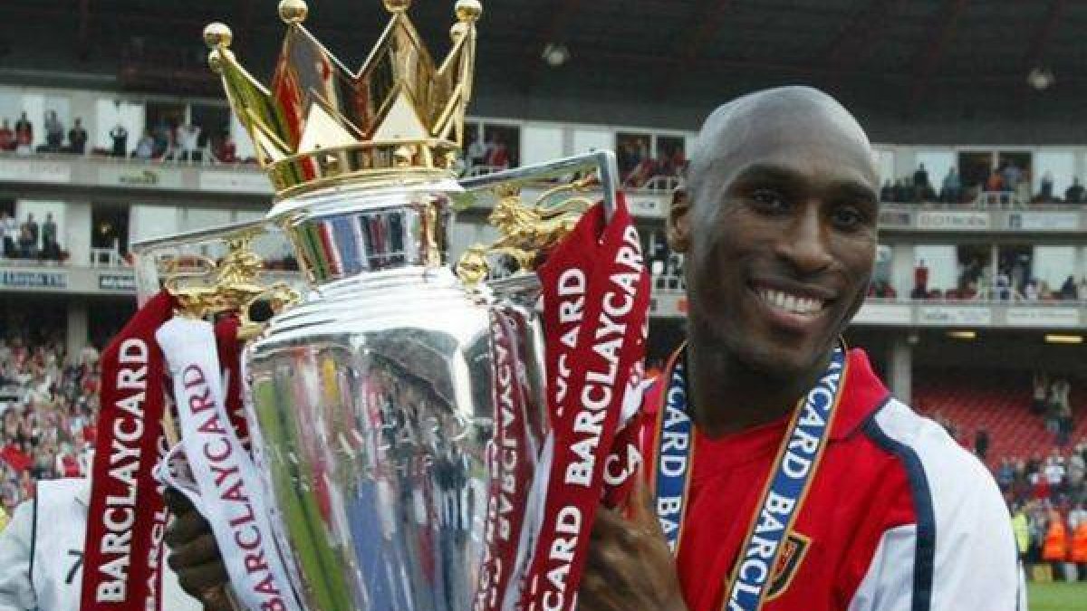 Sol Campbell.-