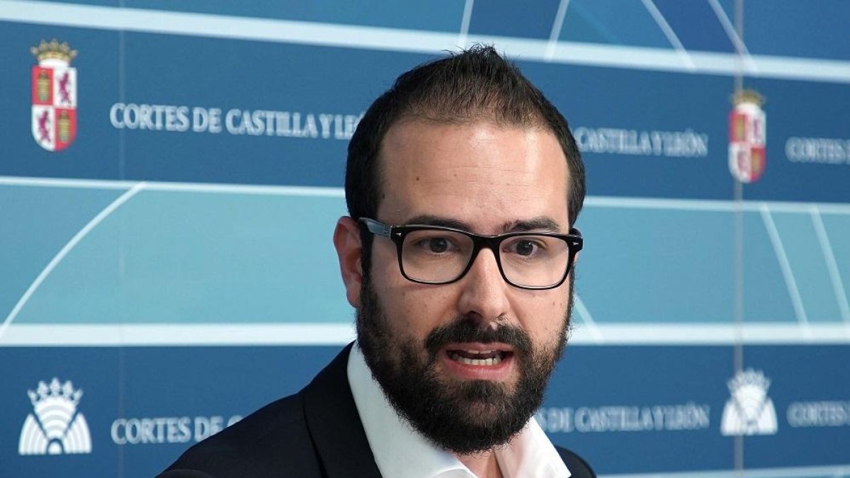 El coordinador del área de Sanidad, Ángel Hernández, analiza en rueda de prensa asuntos de la actualidad de la situación de la Sanidad en Castilla y León como las listas de espera y la falta de profesionales-ICAL