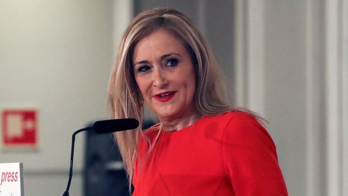 La presidenta de la Comunidad de Madrid Cristina Cifuentes en los desayunos informativos de Europa Press.-BALLESTEROS (EFE)