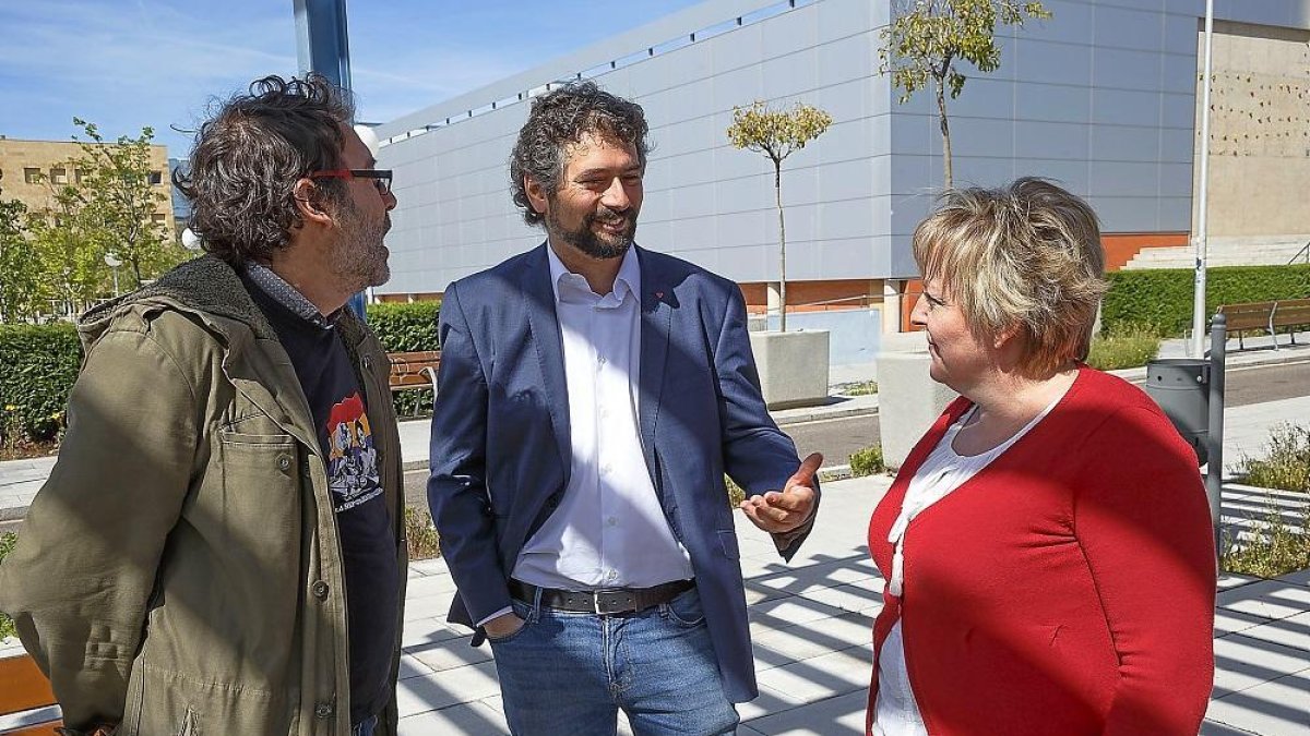 Sarrión junto a Ana Belén, candidata de la organización a las Cortes por Zamora.-ICAL