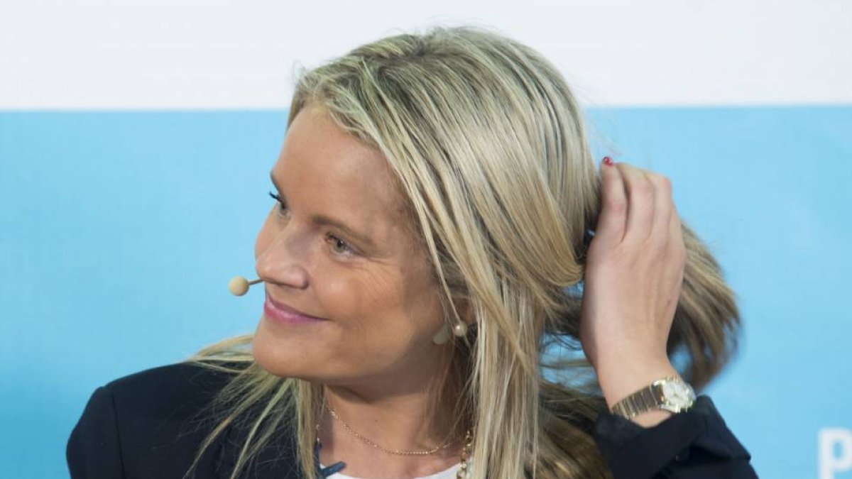 La presidenta de la Fundación Víctimas del Terrorismo, Mari Mar Blanco, comparece junto al candidato del PP a la alcaldía de Burgos, Javier Lacalle, y a la candidata a las Cortes, Irene Cortés-Ical