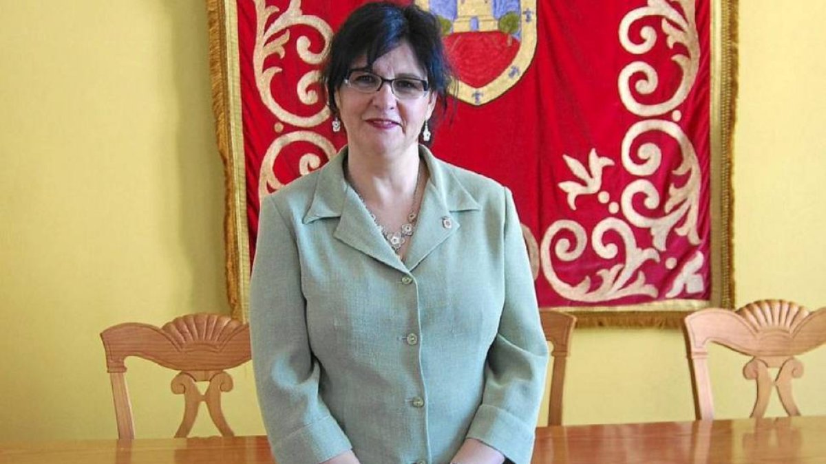 La socialista Pilar Fernández volvería a la Alcaldía tras perderla en 2013.-El Mundo