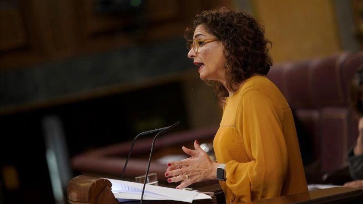 La ministra de Hacienda, María Jesús Montero.-JOSÉ LUIS ROCA