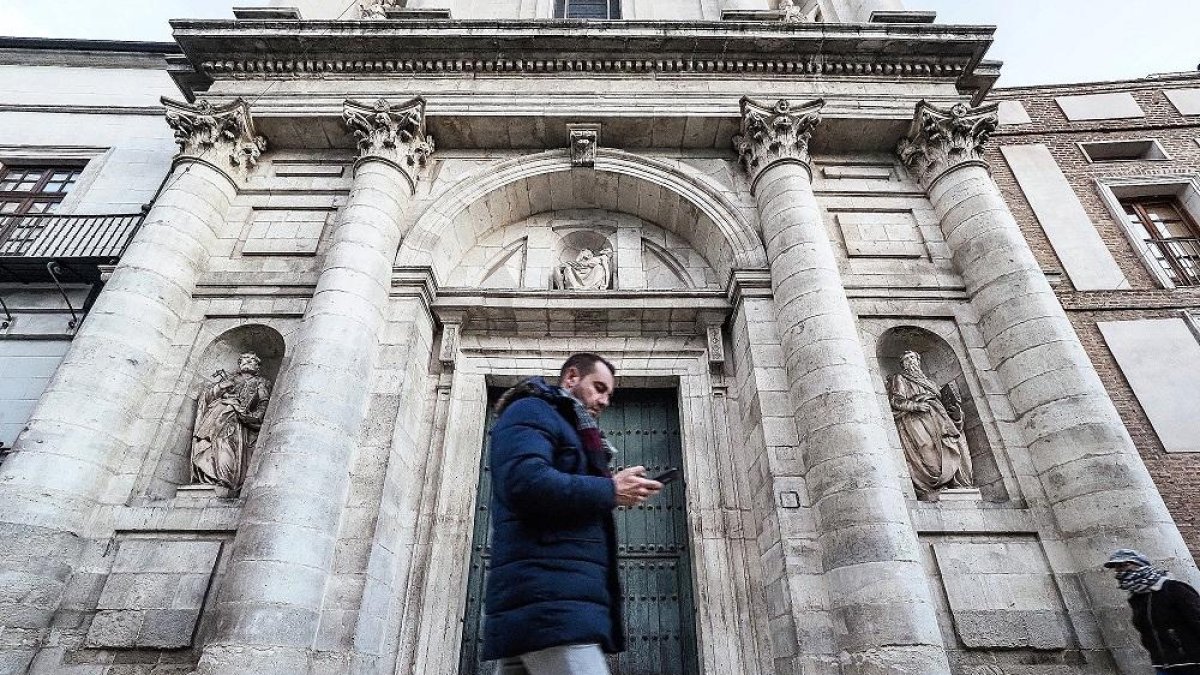 La iglesia de Nuestra Señora de las Angustias, ayer por la mañana.-P. REQUEJO