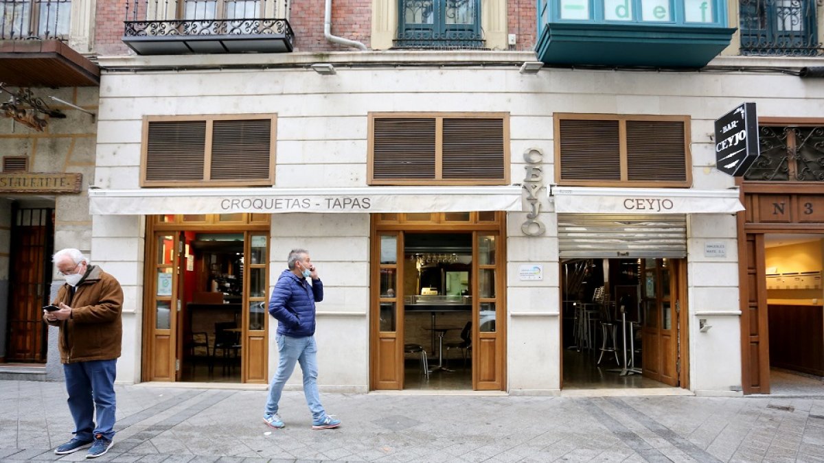 Bar Ceyjo en el que se produjo un conato de incendio por una freidora. ICAL