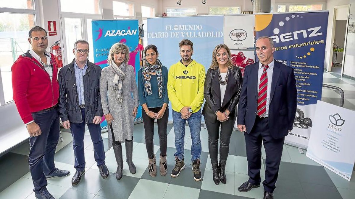 Saúl Hernández (M&P), Javier Gómez (El Coto Ramos), Ana Luquero (El Mundo), Cristina Llorente (Azacán), Pablo Zanetti (Lasa) María Tamariz (Suministros Industriales Sáenz)y J. Antonio Arias (El Mundo) en la presentación de la Liga.-M. Á. SANTOS (PHOTOGENIC)