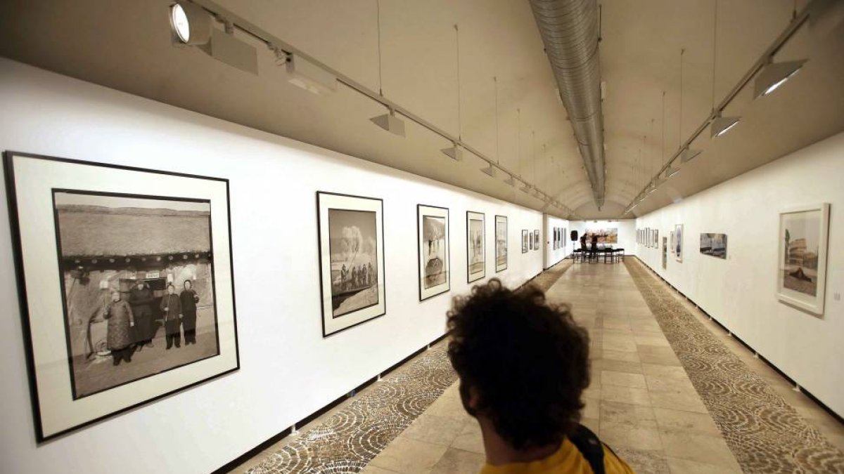 Exposición 'China, identidad e imaginación. Fotógrafos chinos contemporáneos' en la Sala Municipal de Exposiciones de San Benito-ICAL
