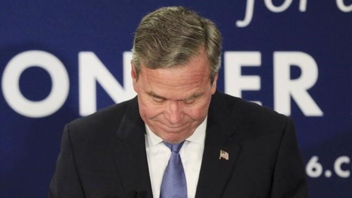 Jeb Bush anuncia que se retira de las primarias del Partido Republicano.-REUTERS / RANDALL HILL