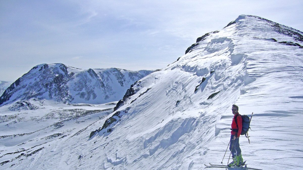 Un montañero cerca de la cumbre de Arcos del Agua. / N.S.
