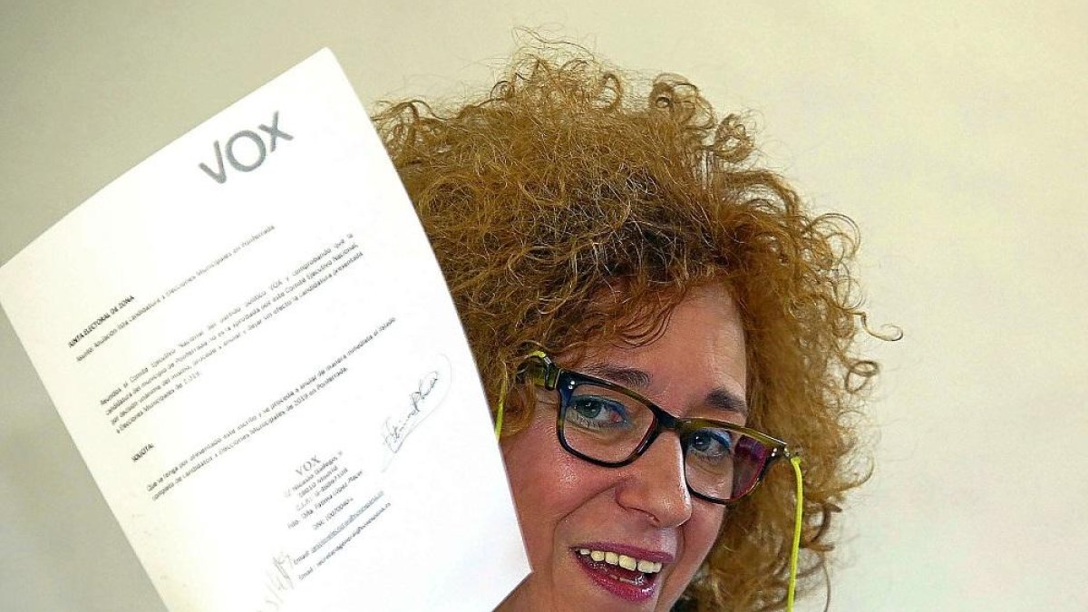 Fátima López Placer, durante su comparecencia para explicar la retirada de la candidatura.-ICAL