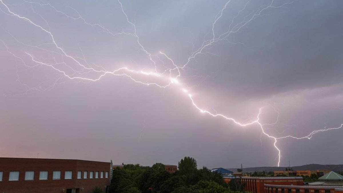 Tormenta. - E.M.
