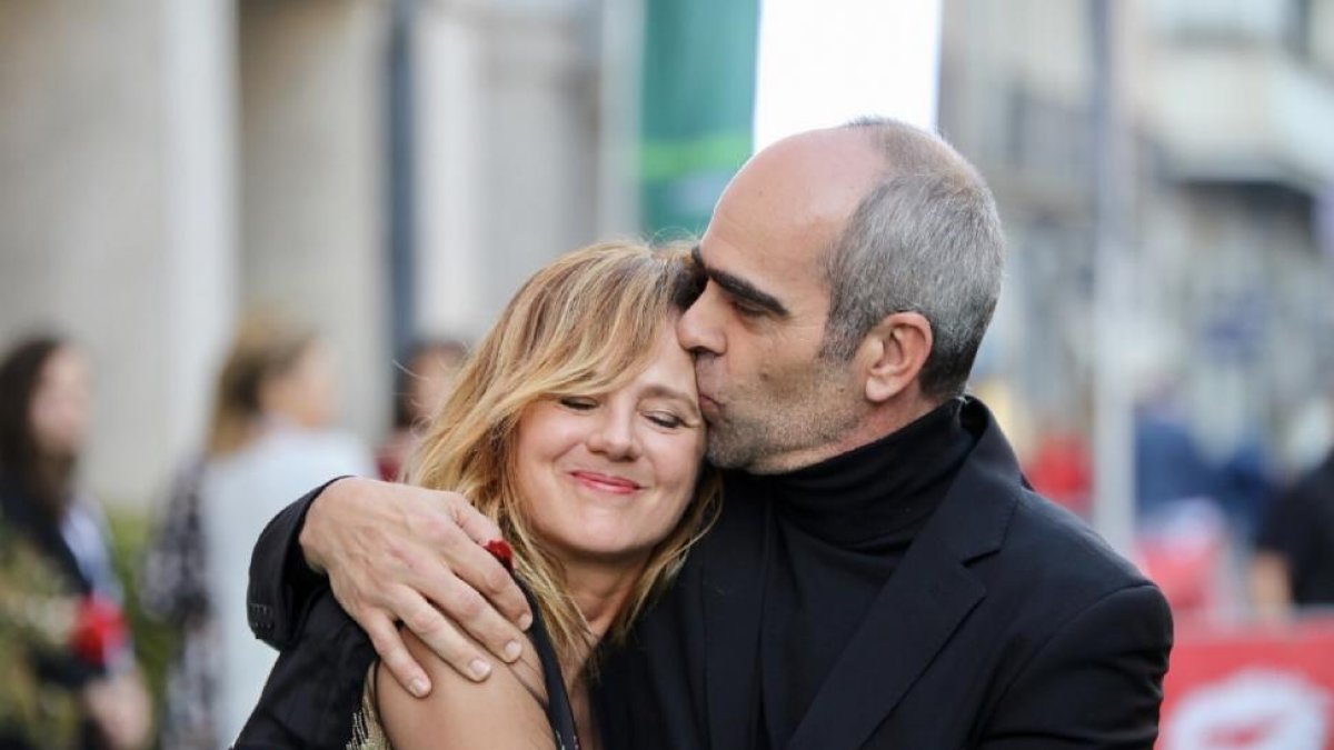Luis Tosar y Emma Suárez, Espigas de Honor de la 62 edición de Seminci.-MIRIAM CHACÓN / ICAL